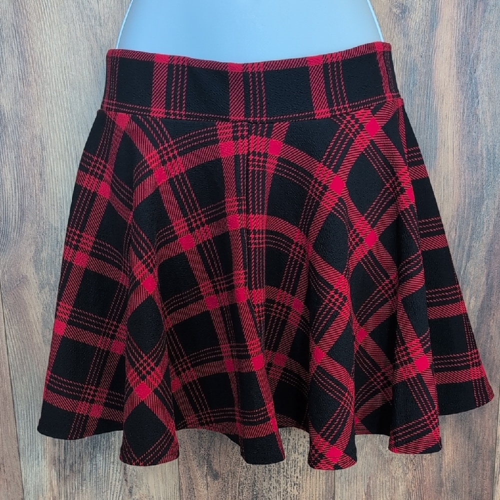 NWT Urban Coco Red/Navy Plaid Pleated Mini Skirt M                        M212